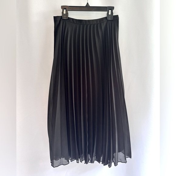 ASOS Pleated Black Midi Skirt - Picture 2 of 7